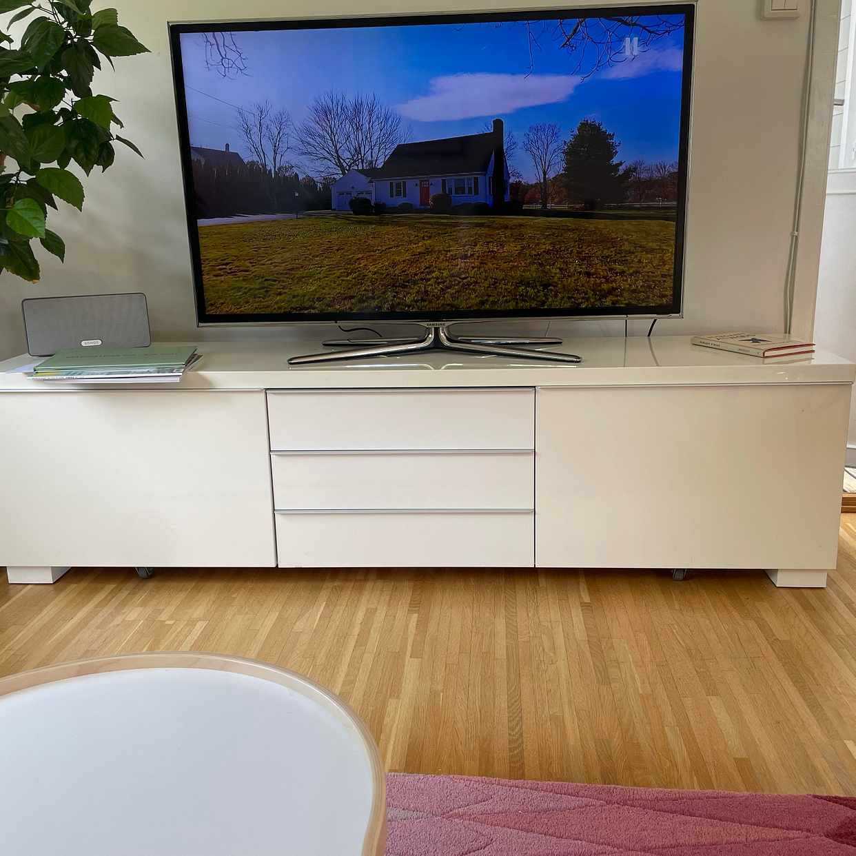 image of Tv-bänk - Bromma
