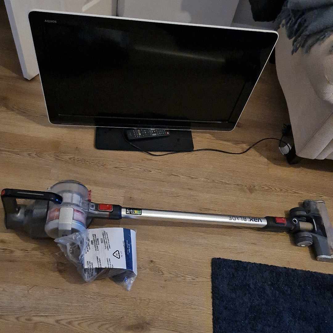 image of Faulty hoover and TV - Mitcham