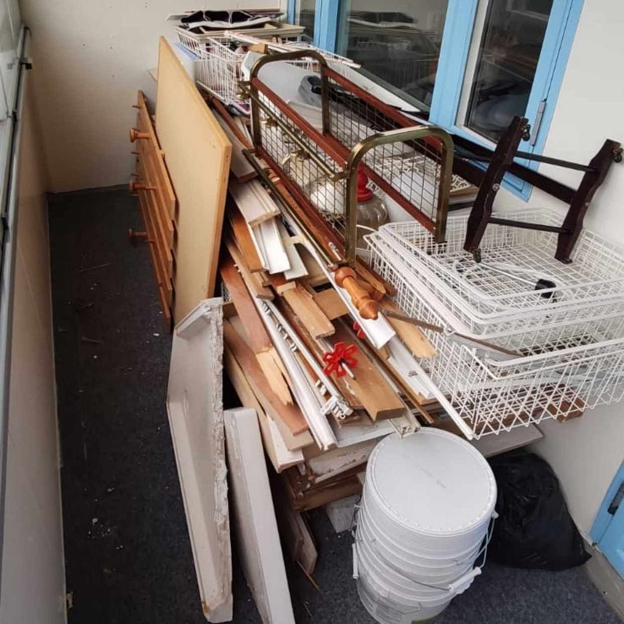 Remove waste from renovat