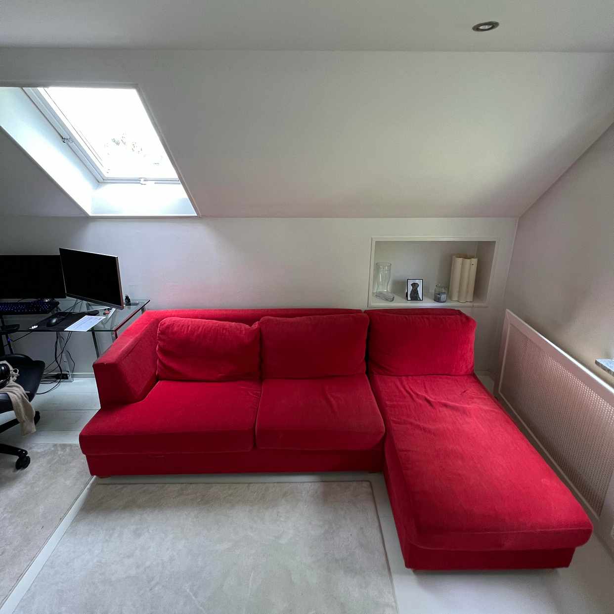image of Säng, soffa, stolar - Stocksund