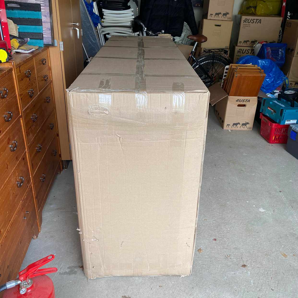 image of Möbeln ska bäras in i hus - 
