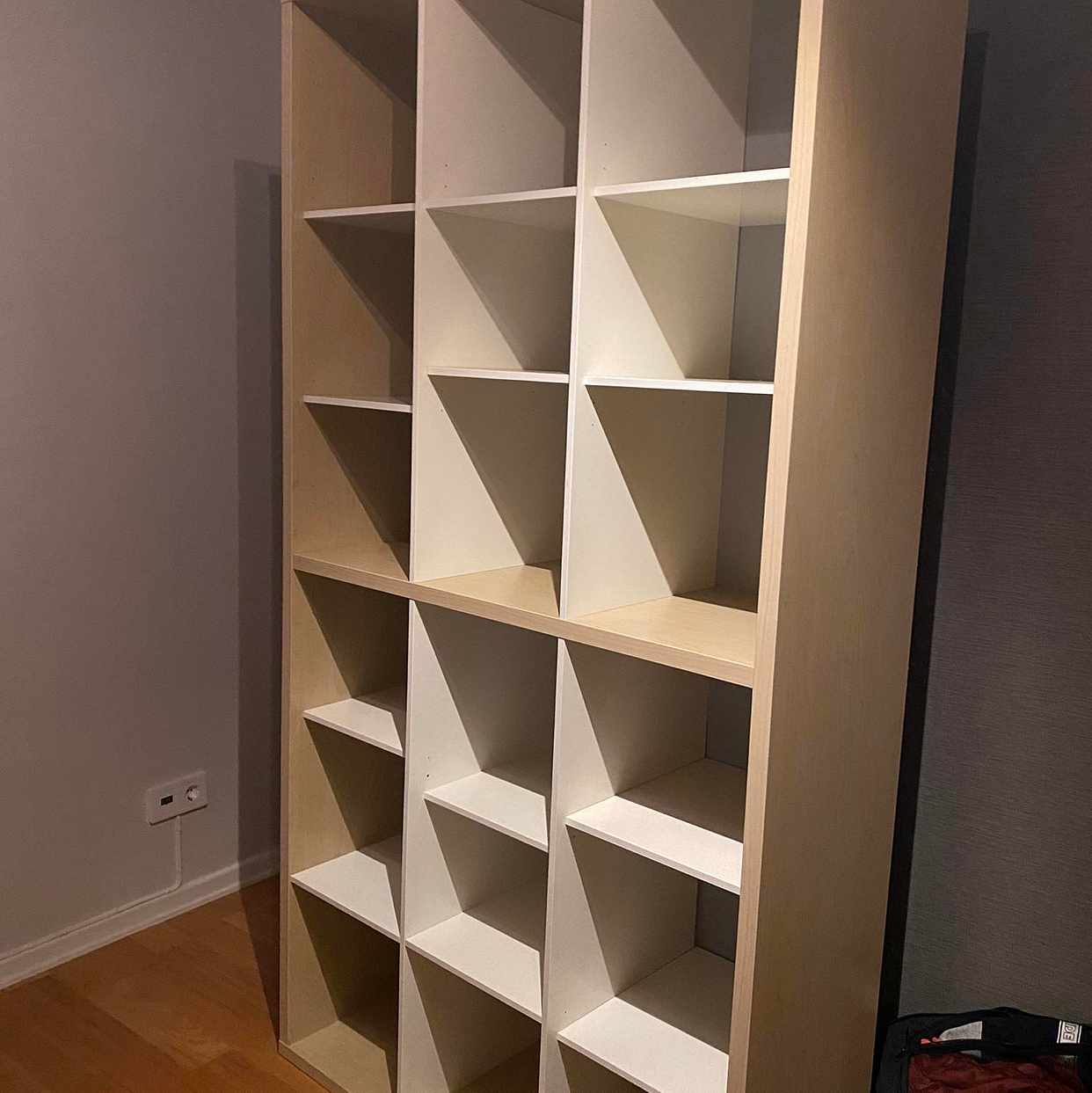 image of A desk and some shelves - 