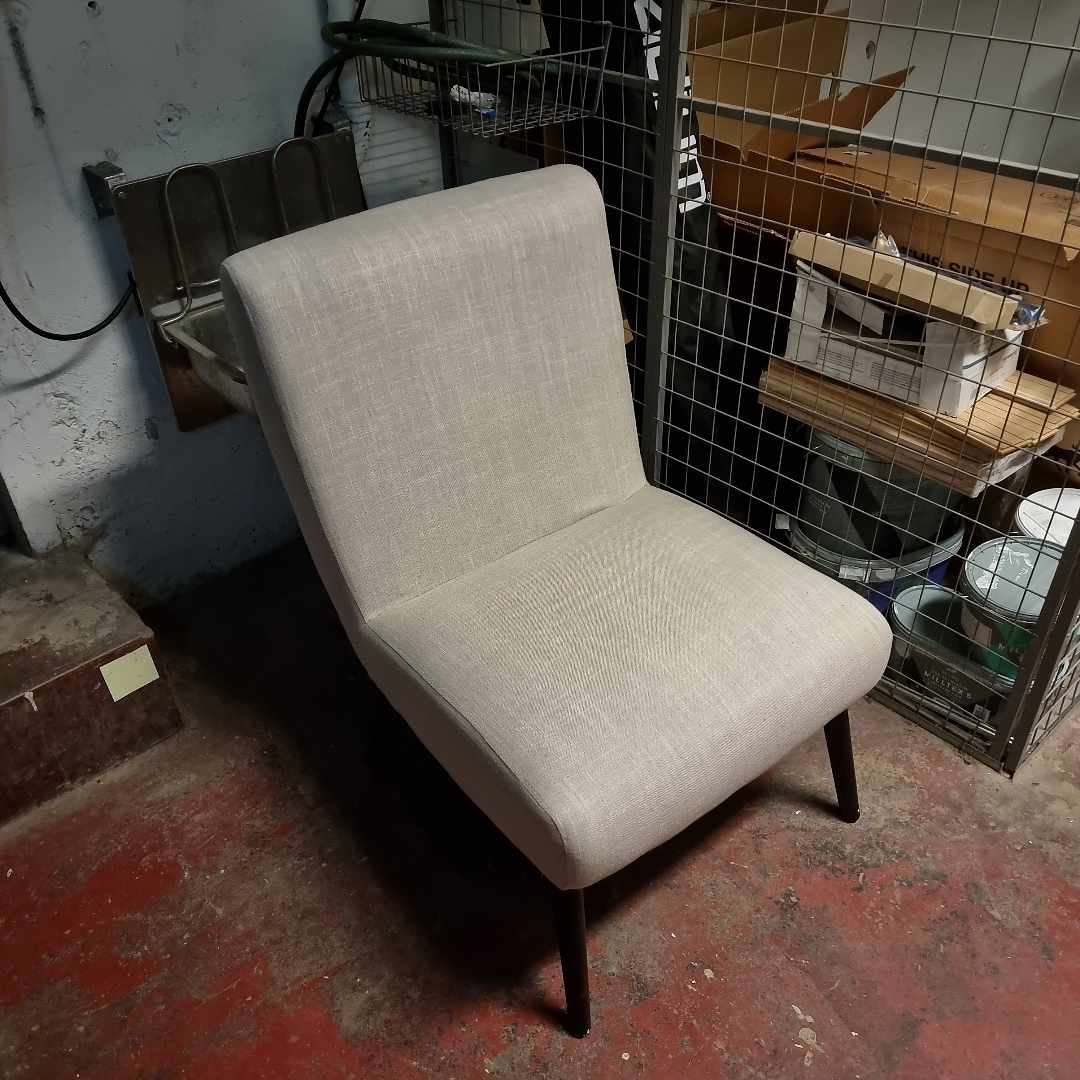 image of Två stycken fåtöljer - Stockholm