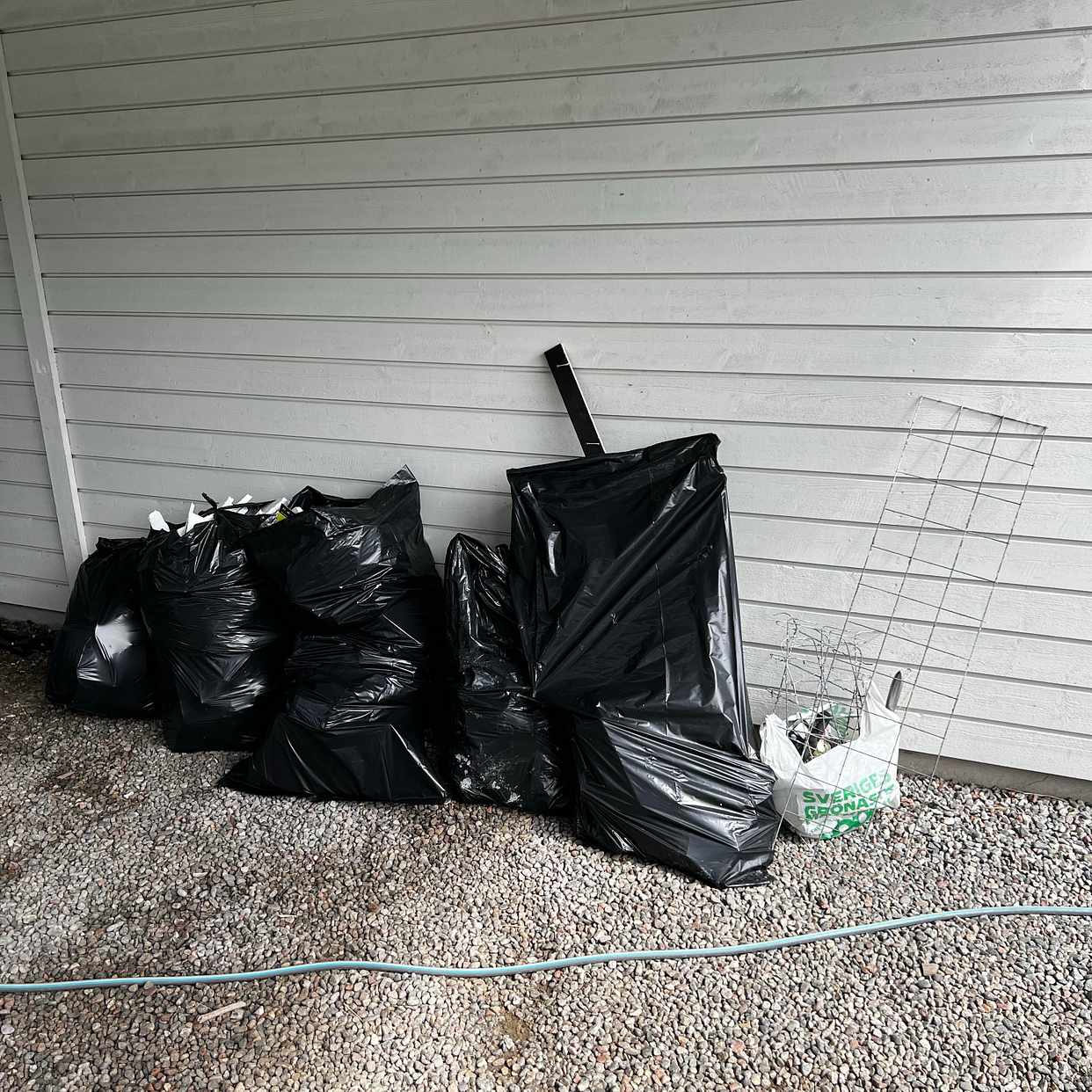 image of Trä, brännbart, metalletc - Huddinge