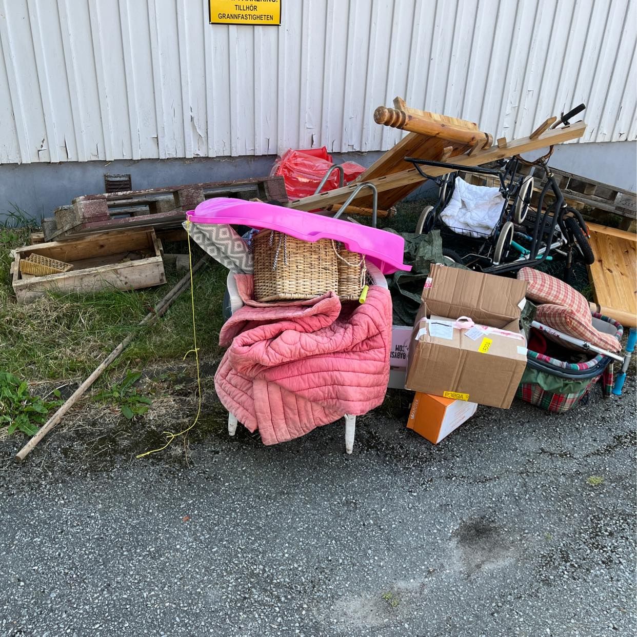 image of Stor möbel några pall mm - Skärhamn