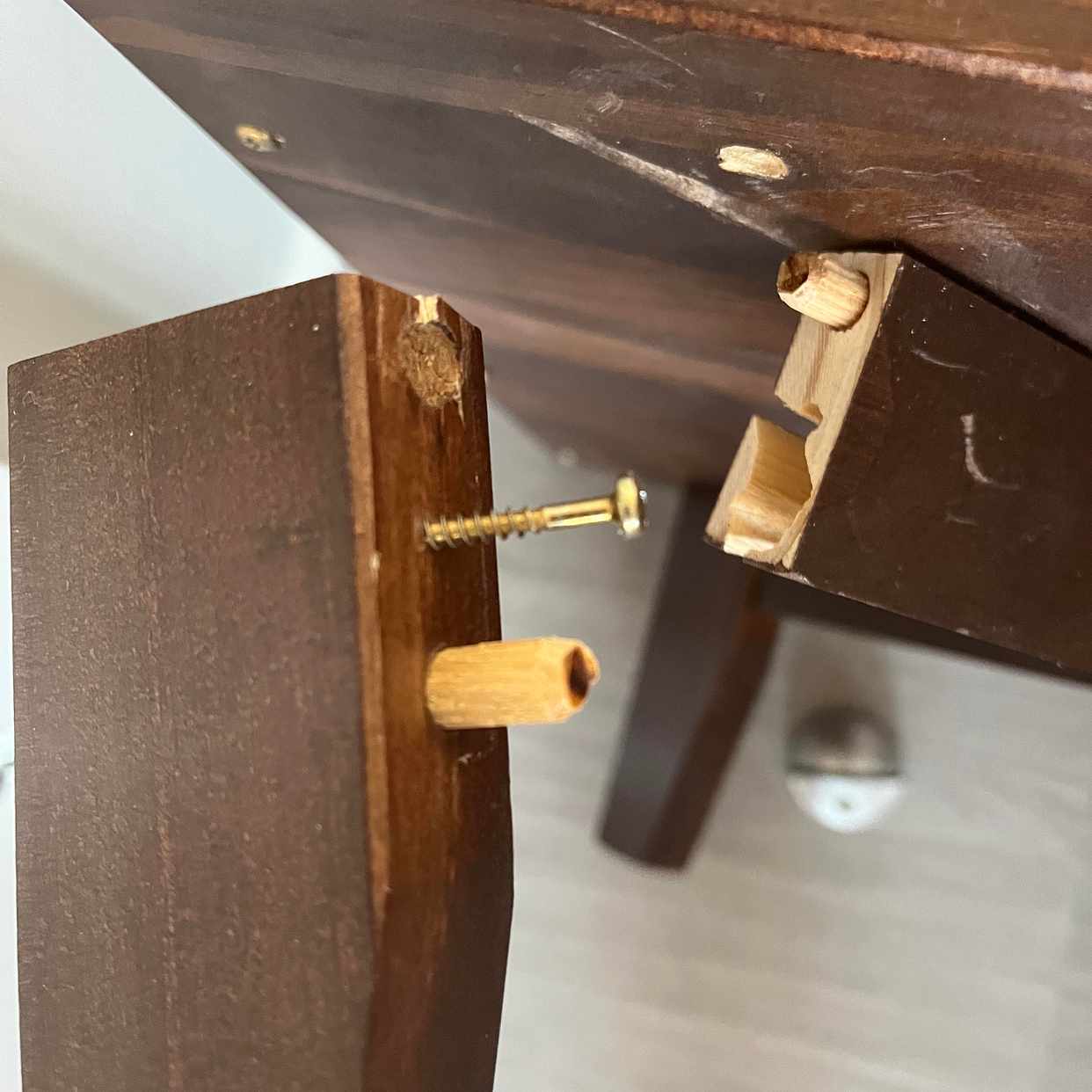 image of Chest drawers broken legs - London