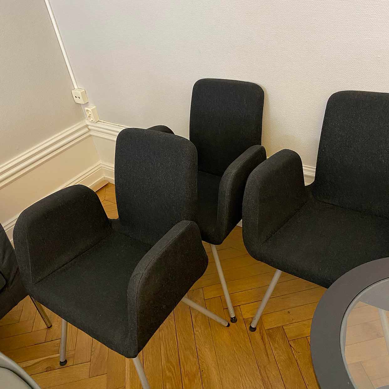image of Kontorsmöbler för återbru - 