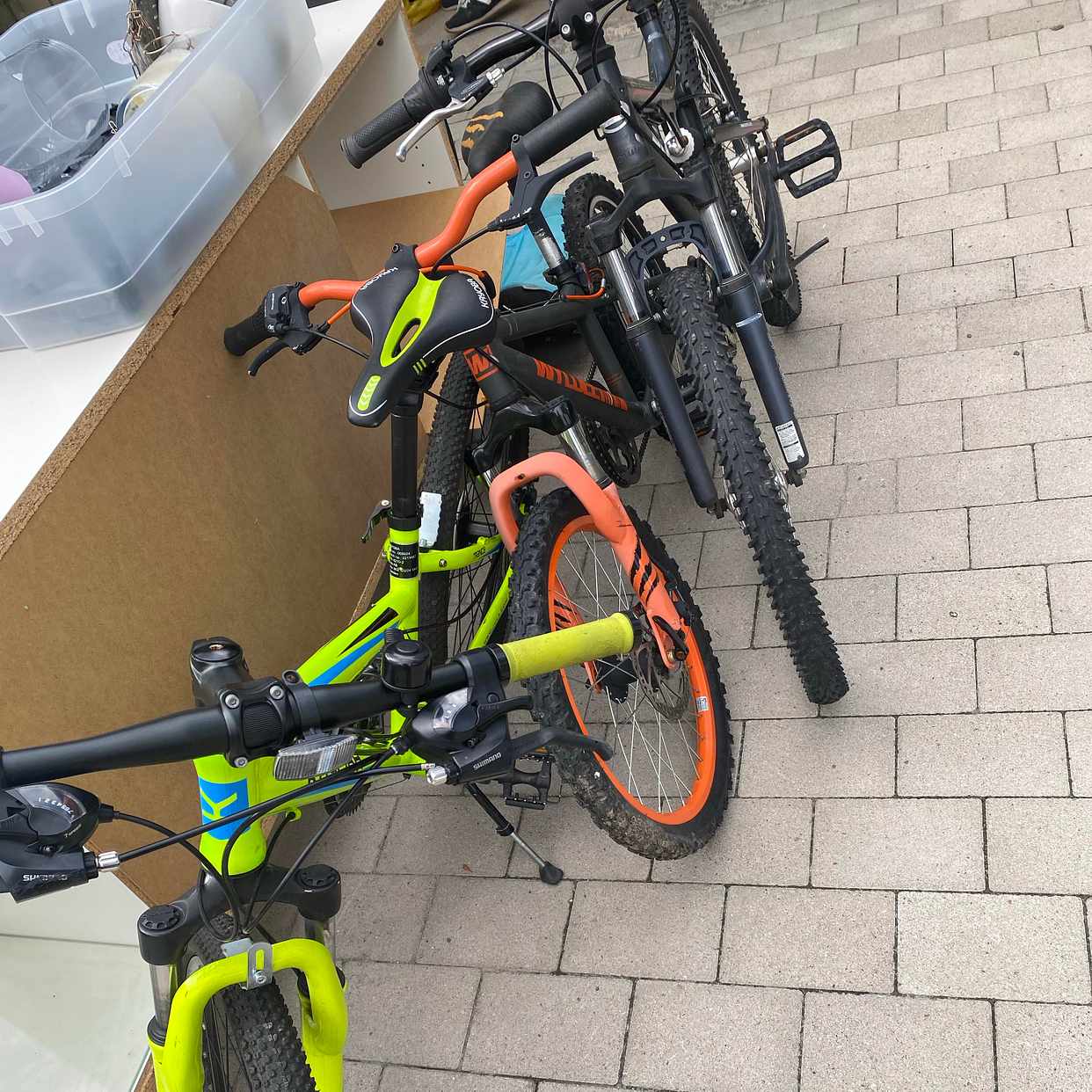 image of Skräp plus cyklar mm - Hässelby