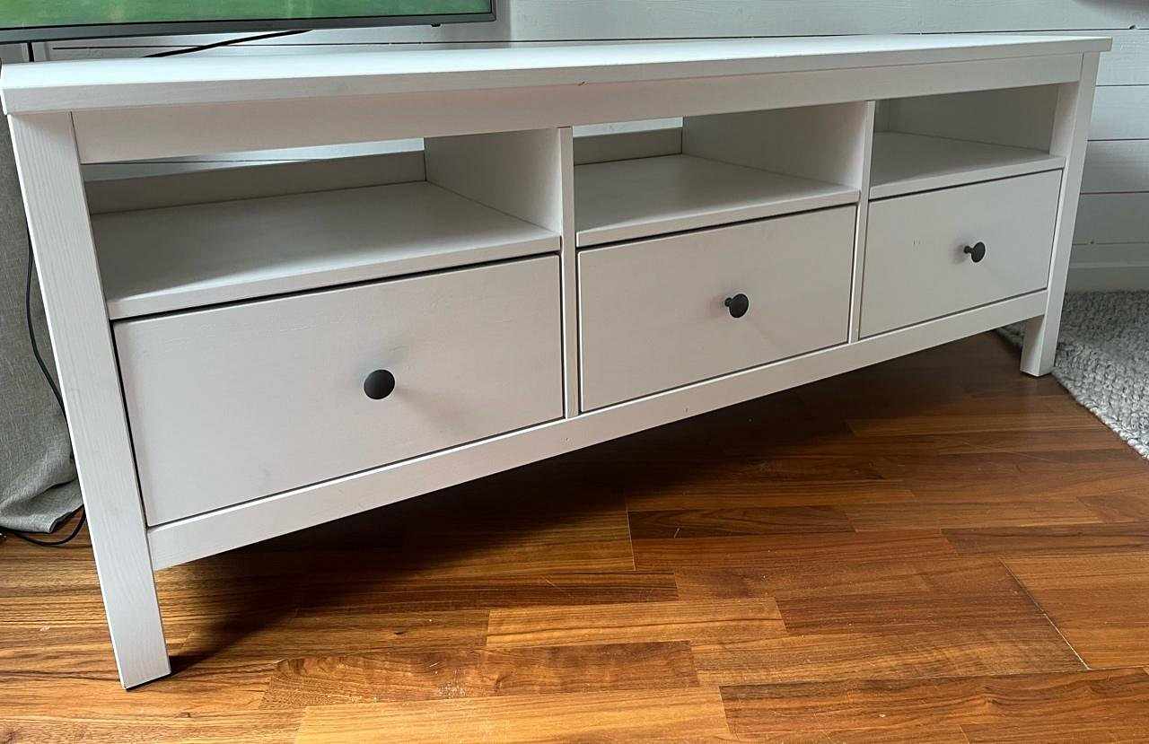 image of Hemnes tvbänk/byrå - 