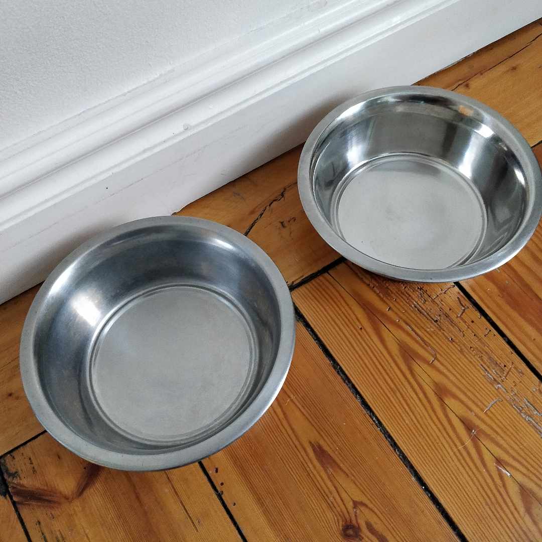 image of 2 metal bowls for dogs - Stockholm