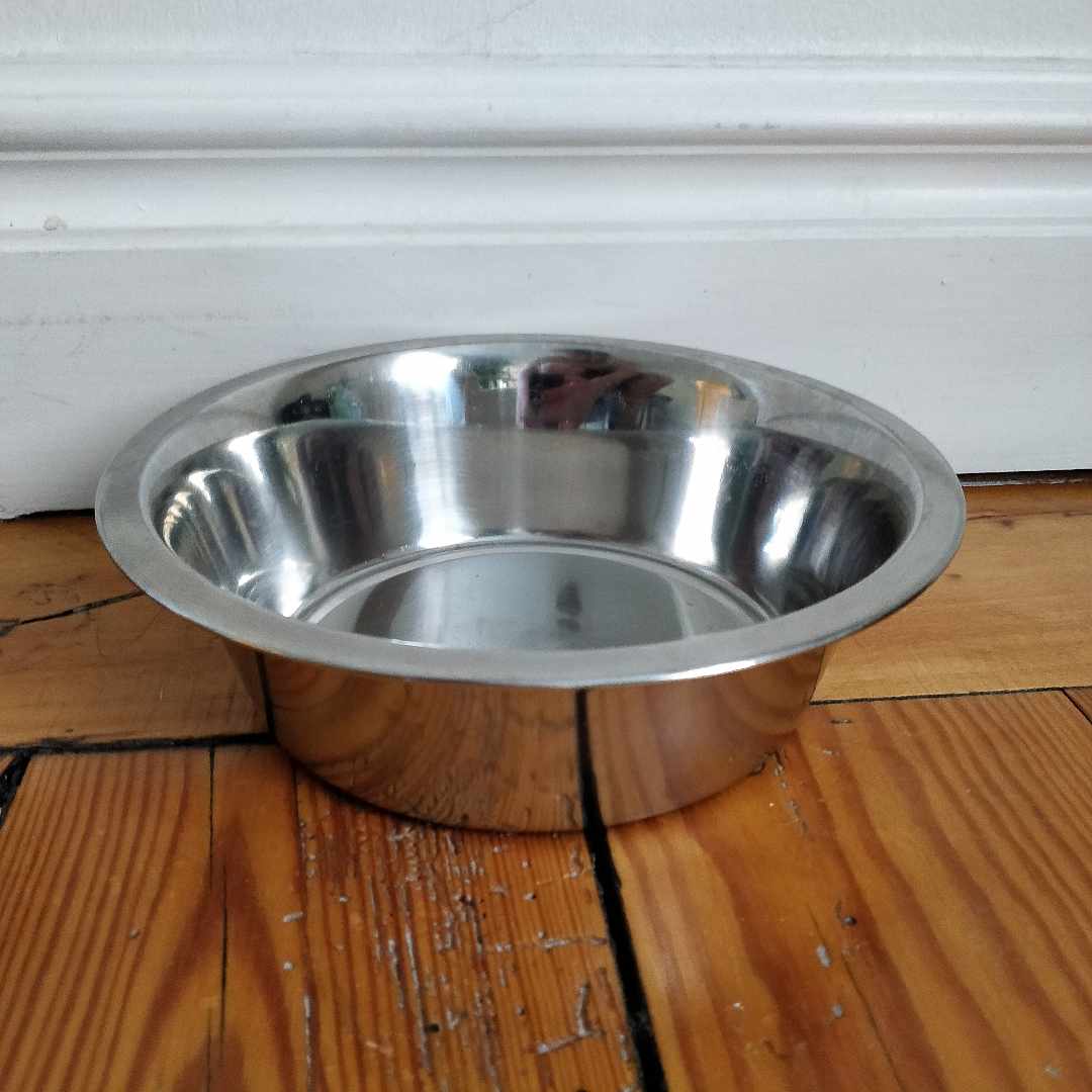 image of 2 metal bowls for dogs - Stockholm