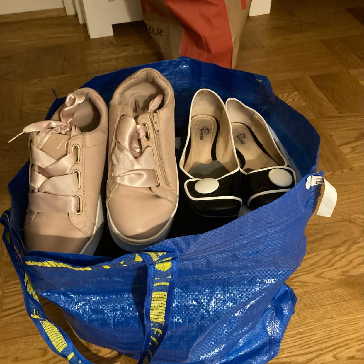image of Damkläder och skor - Bandhagen
