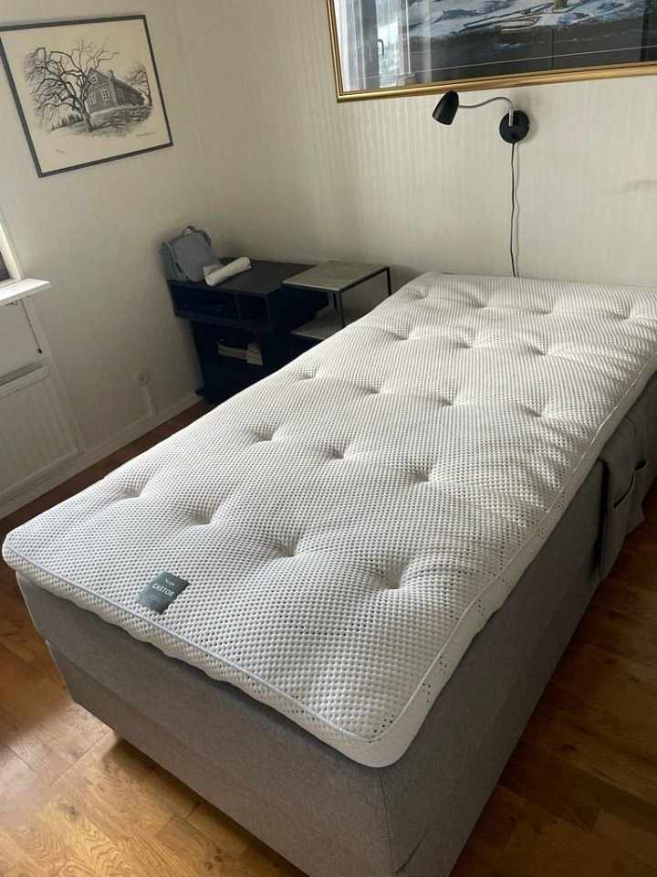 image of Fällbar säng säljes - 