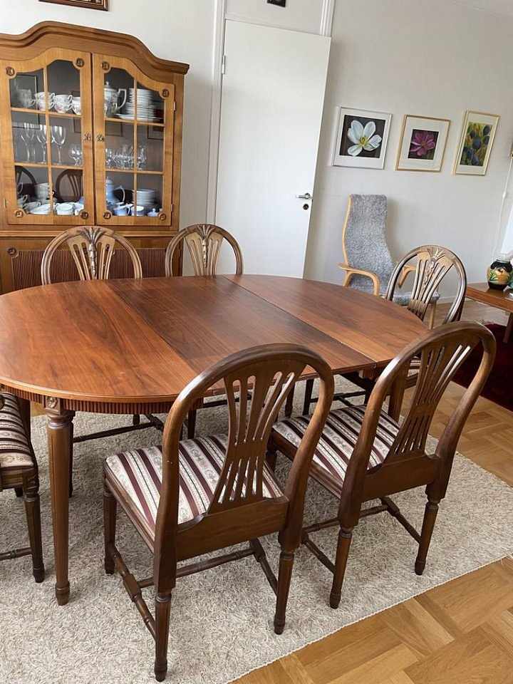 image of Only the table - 