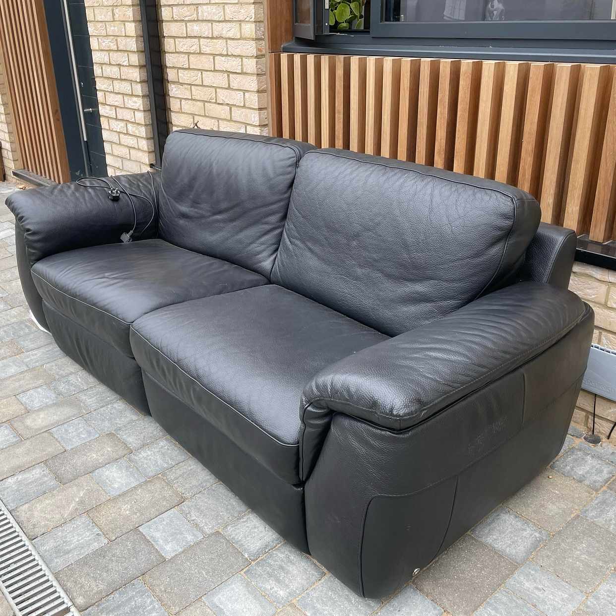 Taking away a sofa London Tiptapp