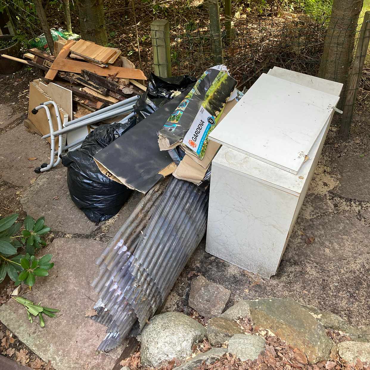 image of Wood, plastic,metal waste - Segeltorp