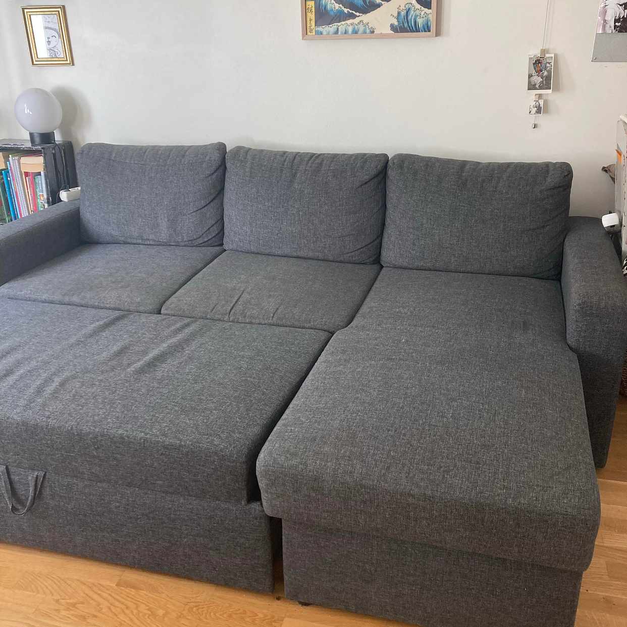 image of 3-sistsoffa skänkes - Stockholm