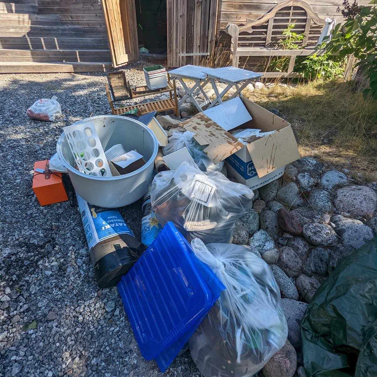 image of Slänga på återvinningen - Ingarö