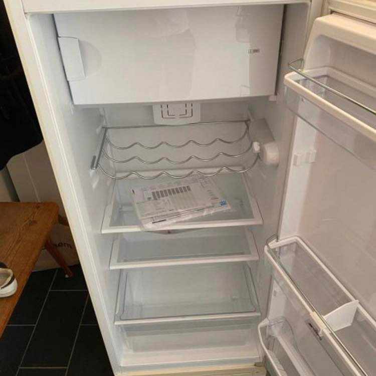 image of Kylskåp 153cm 78 kg - 