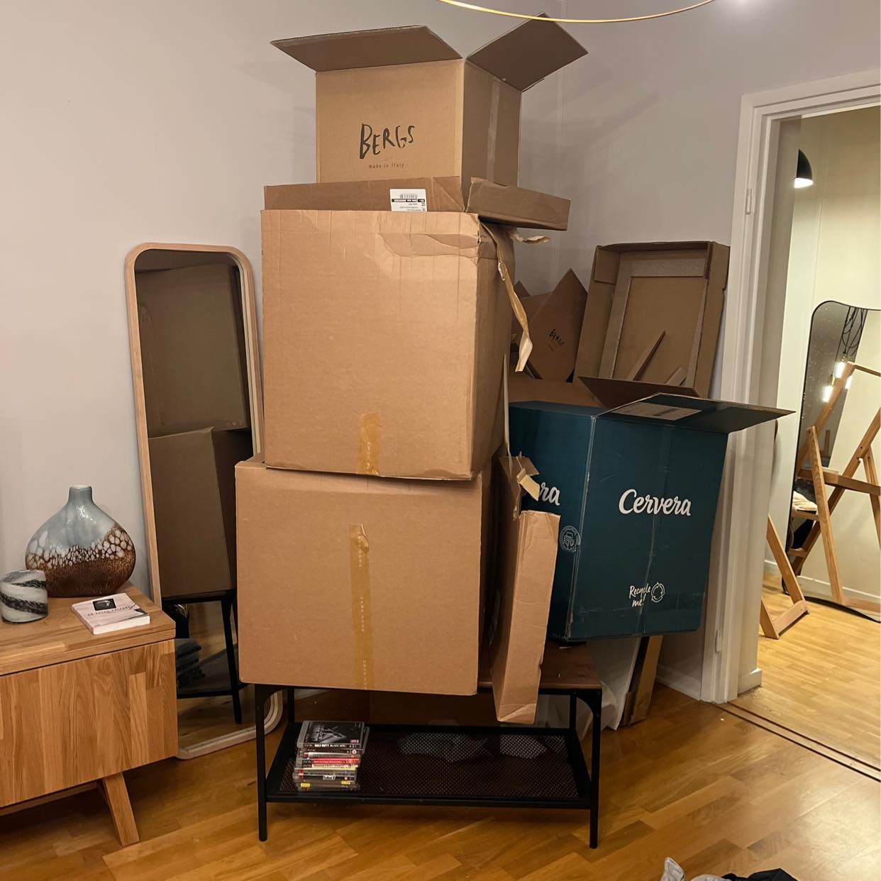 image of Cardboards. - Johanneshov