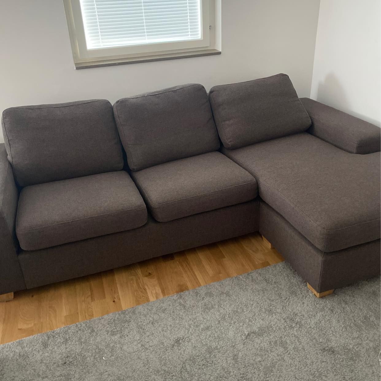 image of Hämta soffa och kasta den - Järfälla
