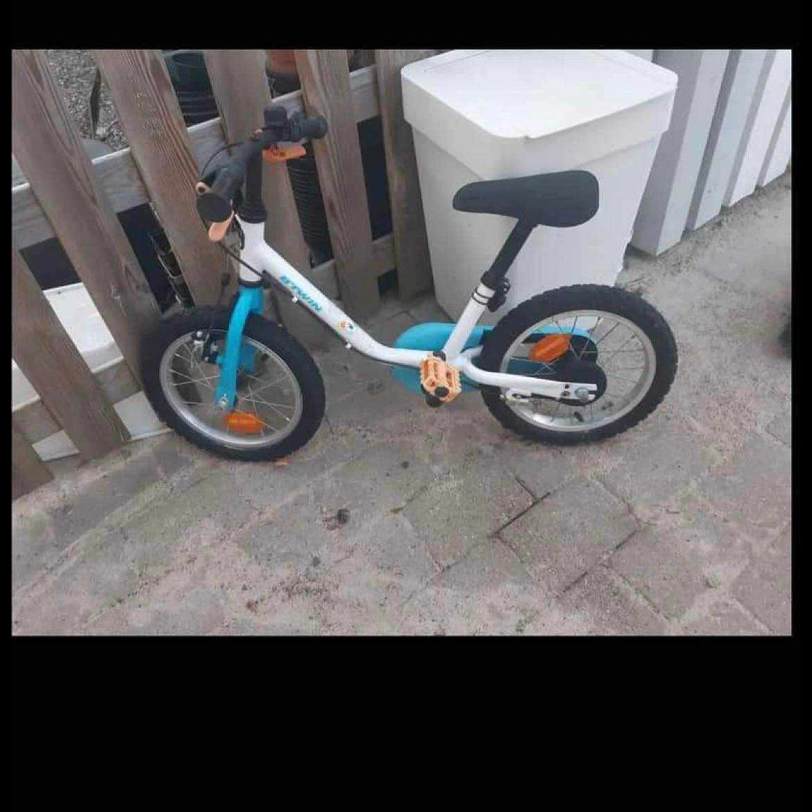 image of 2 kid bikes - 