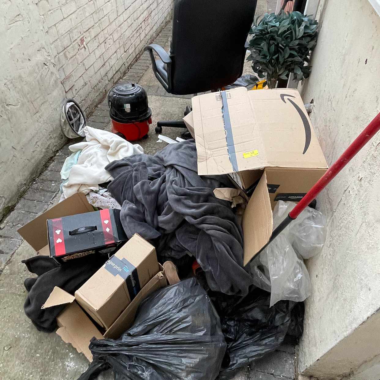 Remove waste from garden Nottingham Tiptapp