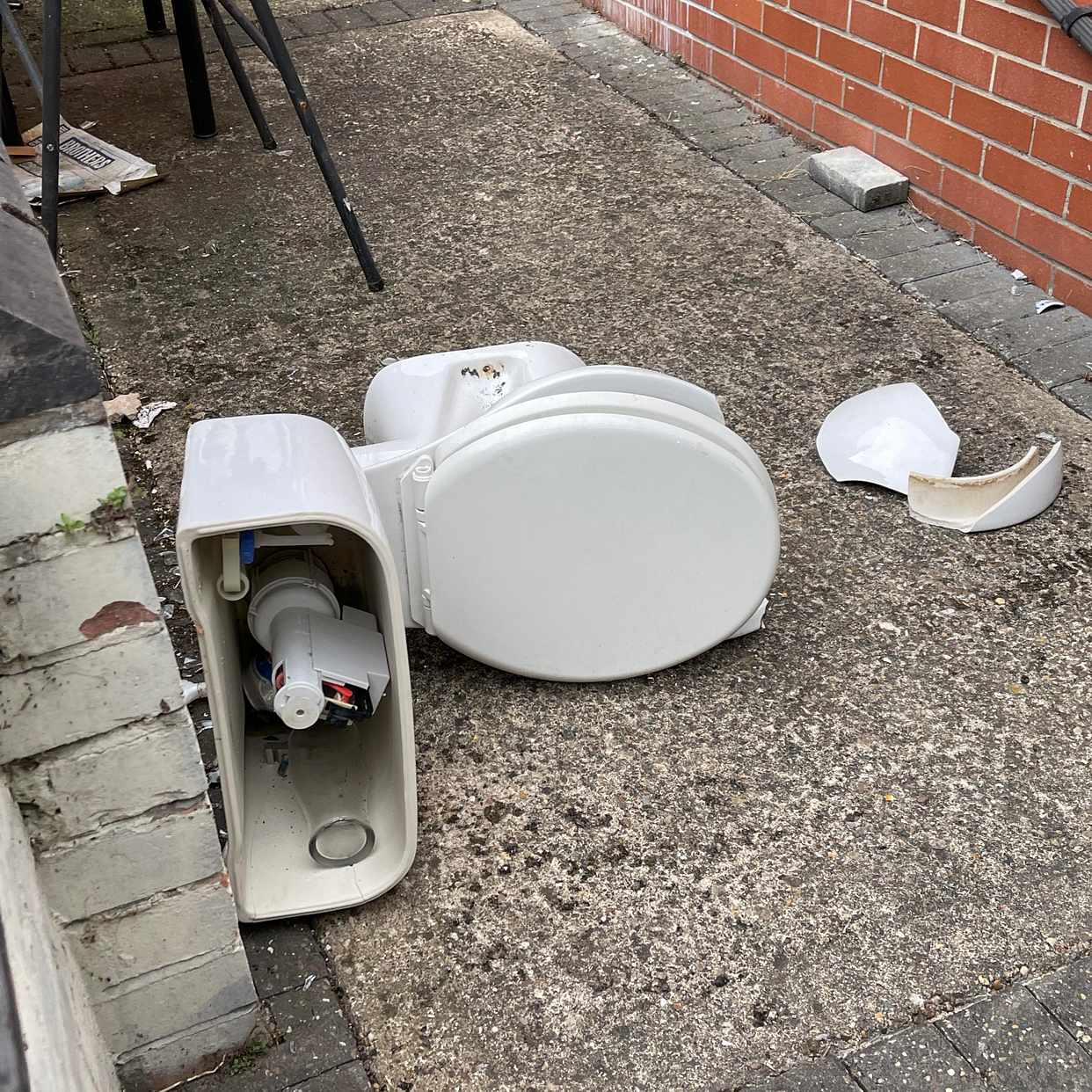 Remove waste from garden Nottingham Tiptapp