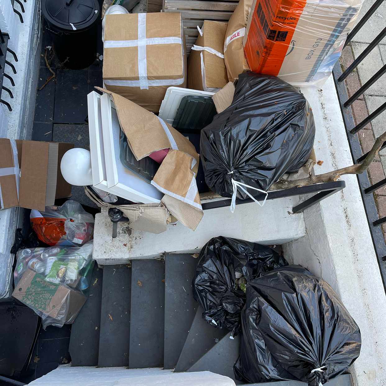 Rubbish removal London Tiptapp