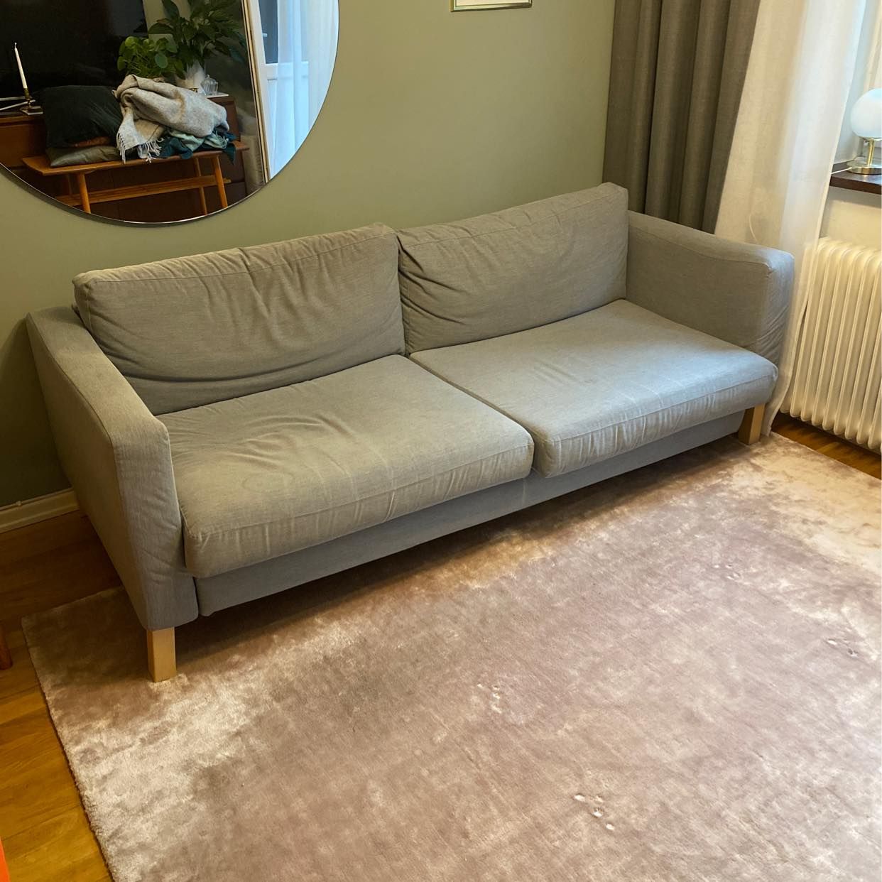 image of Trasig soffa - Hägersten