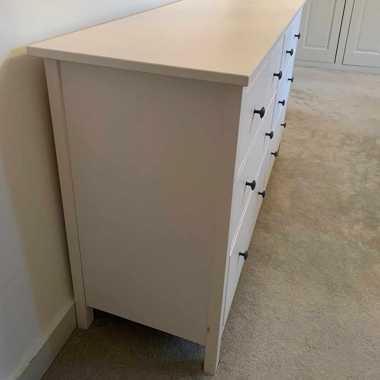 image of Remove a chest of drawers - London