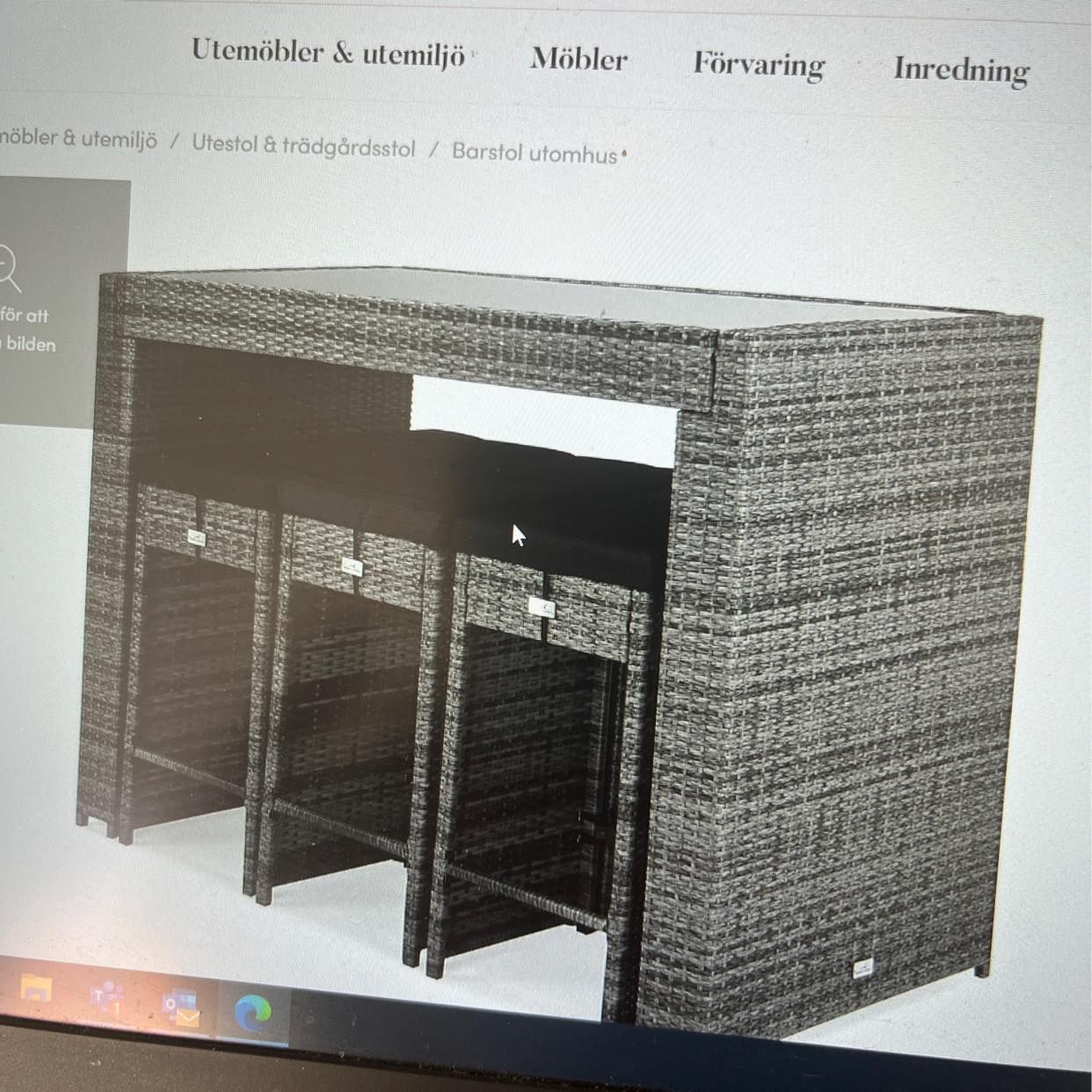 image of Flytt av utemöbler - 