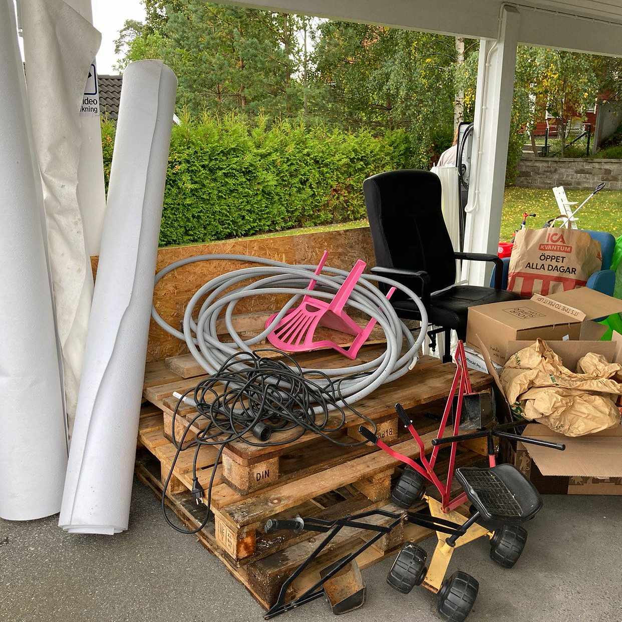 image of Remove Wood and furniture - Täby