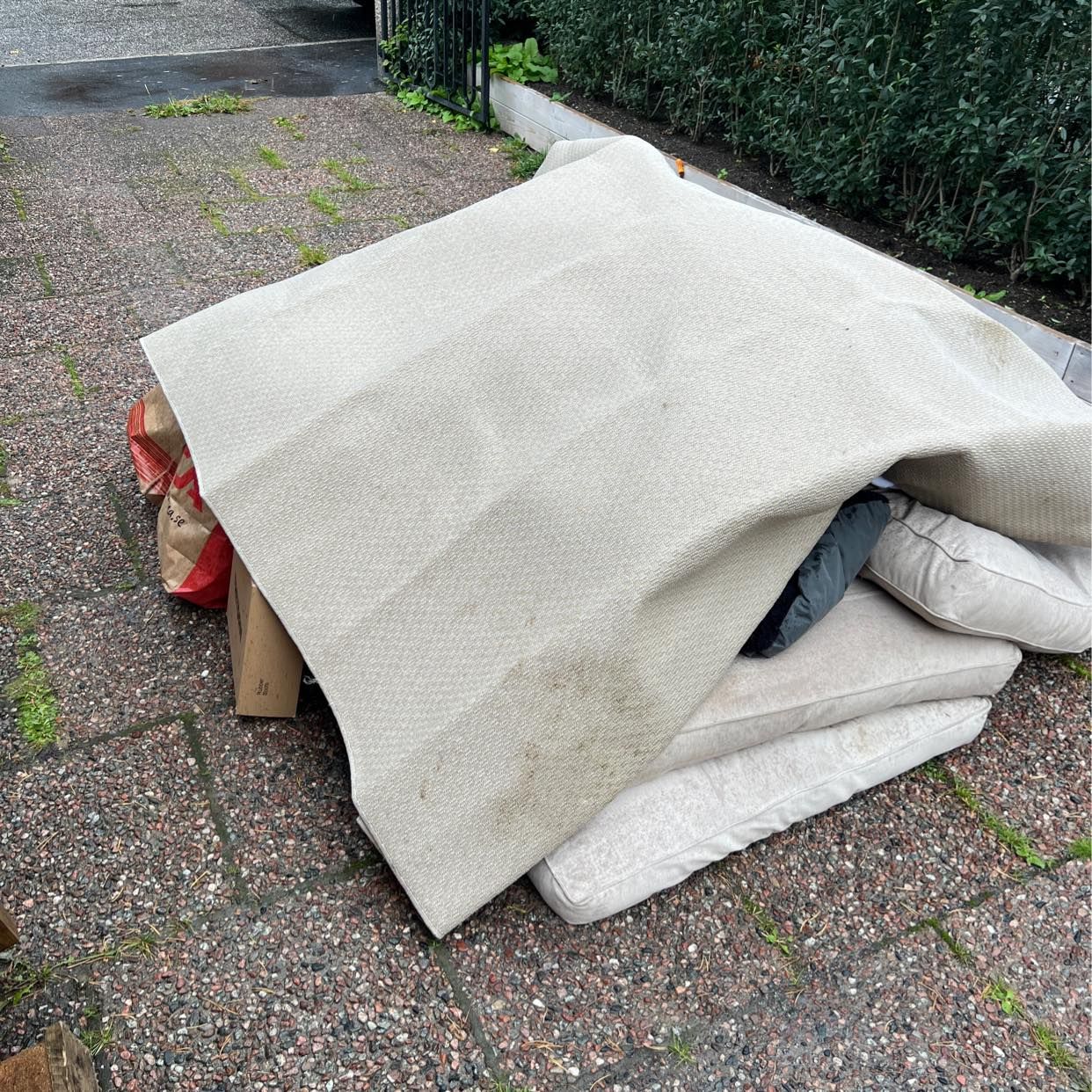 image of Större kuddar (pillows) - Bromma