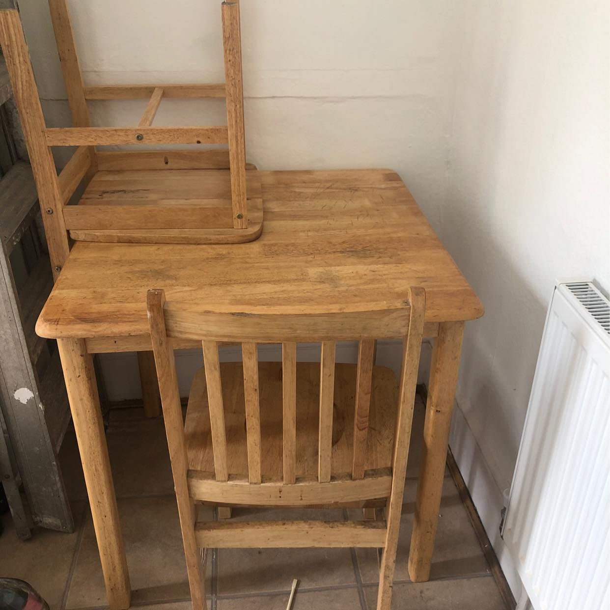 image of Table and 2 chairs remova - Hackney