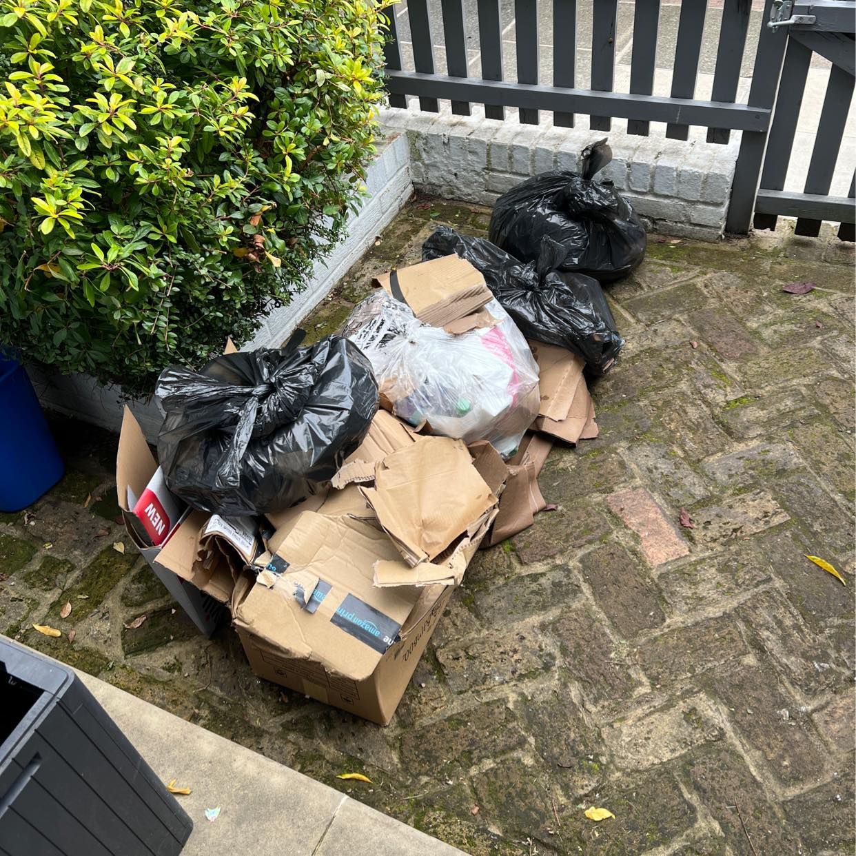 image of Waste and boxes - London