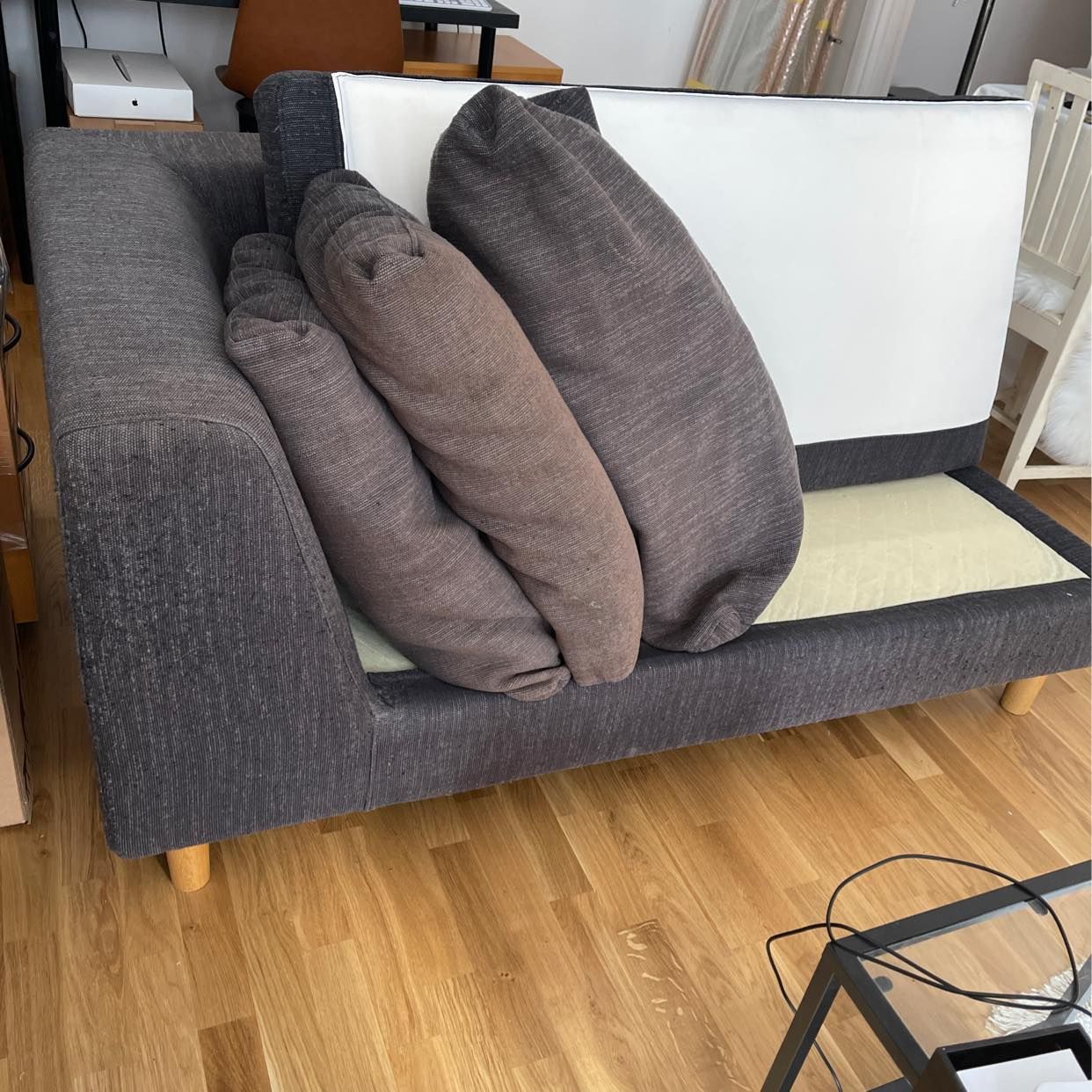 image of Bortforsling av soffa. - Stockholms Stad