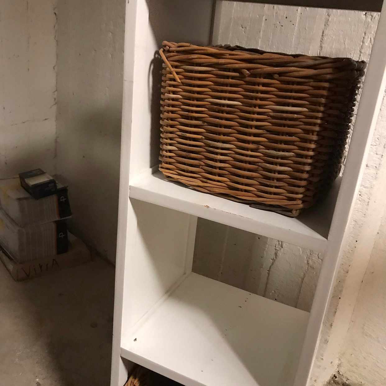Hylla med korgar - Stockholm - Tiptapp