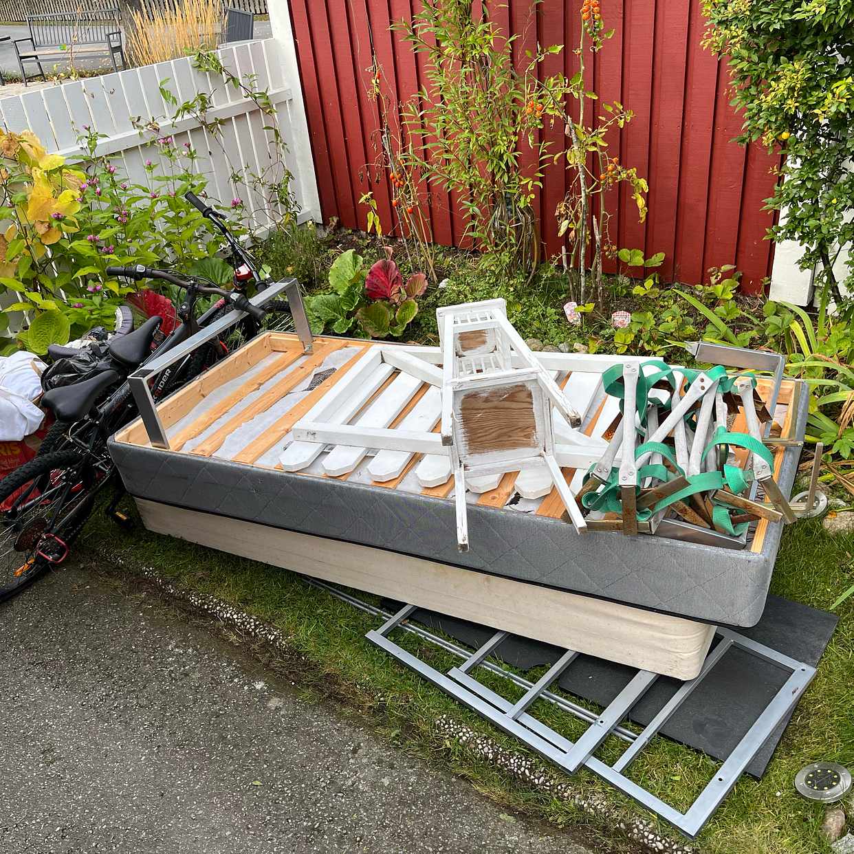 image of Kasta/återvinna - Tullinge
