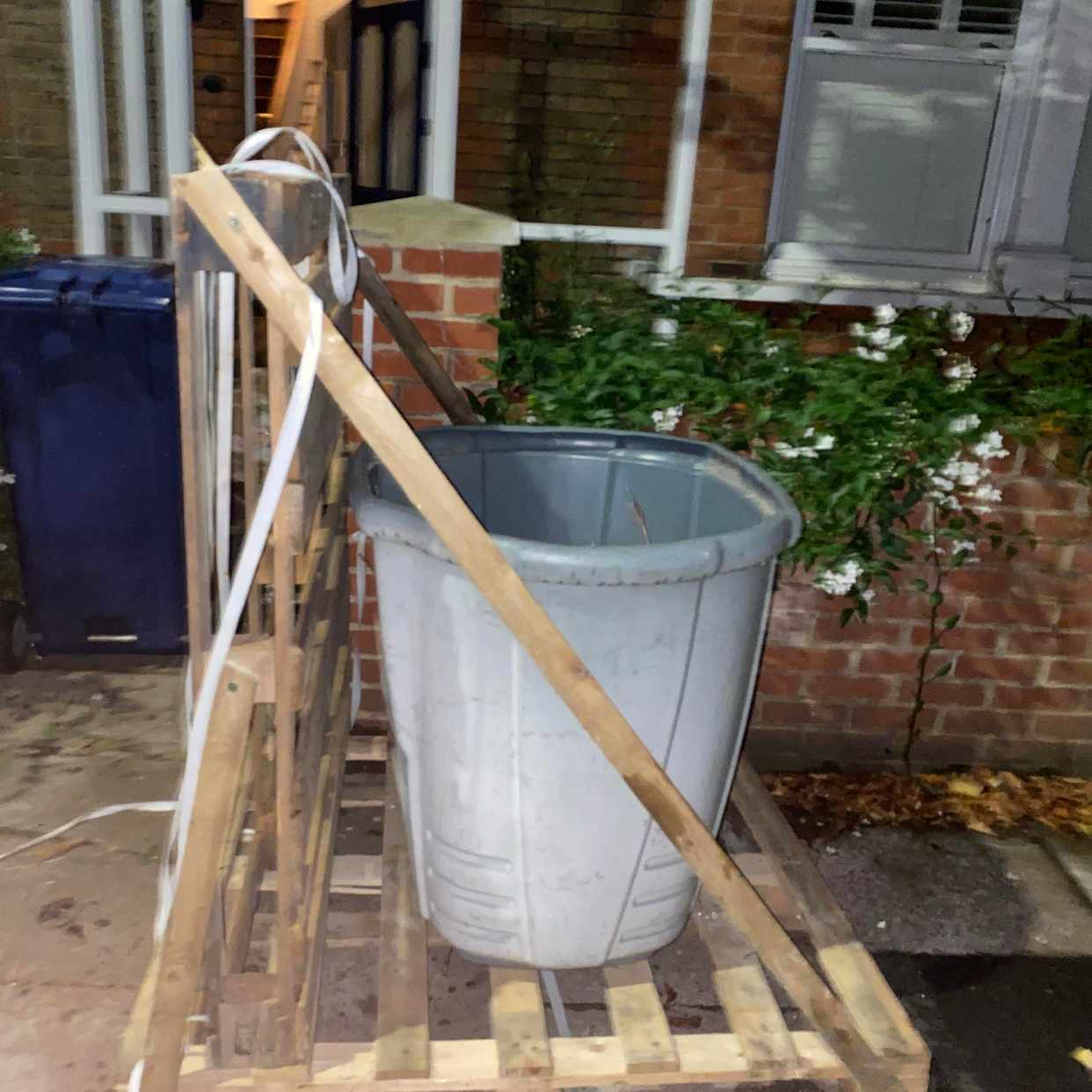 remove crate and bin Ealing Tiptapp