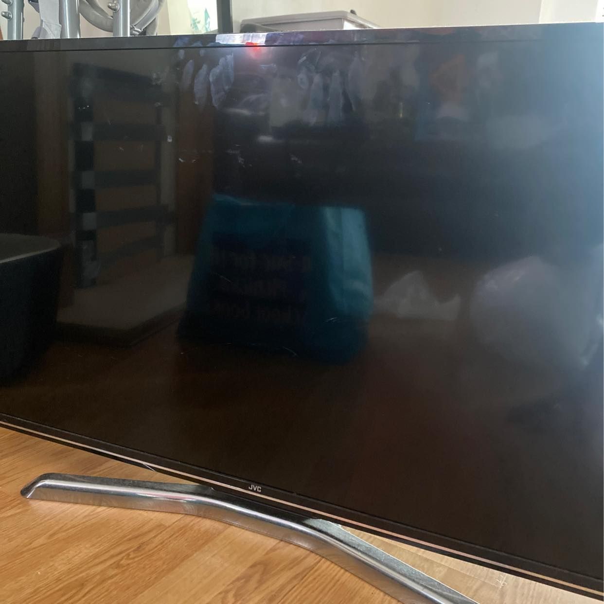 image of A bag and a Tv - Enfield
