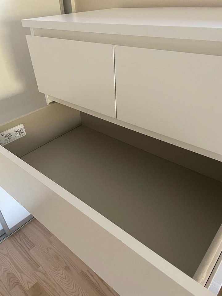 image of Vit byrå MALM från Ikea  - 