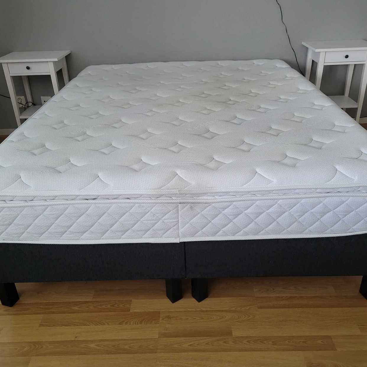 image of Säng 160 cm BORTSKÄNKES - Umeå