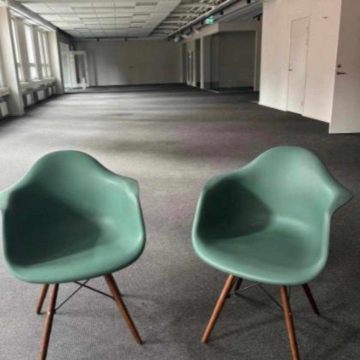 image of Hämta två stolar - 