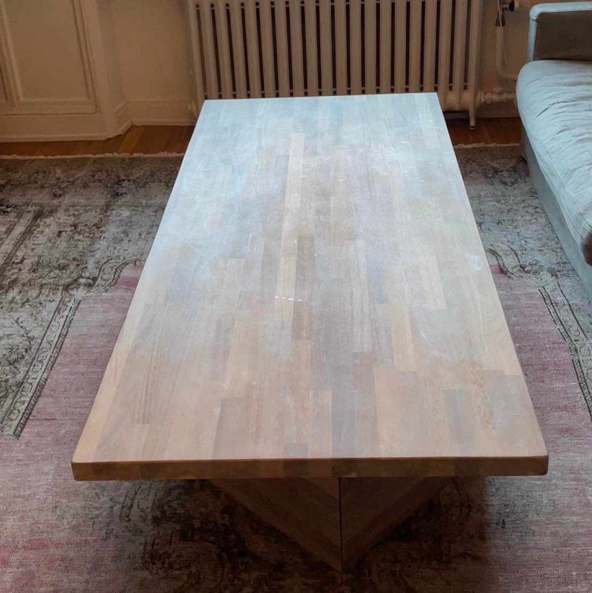 image of Pick up table - 