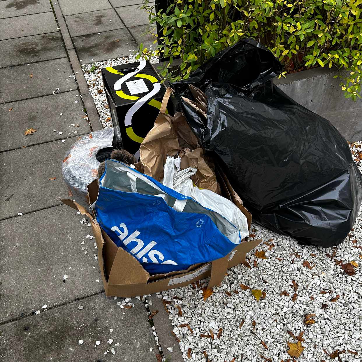 image of Electronics, boxes, cable - Stockholm