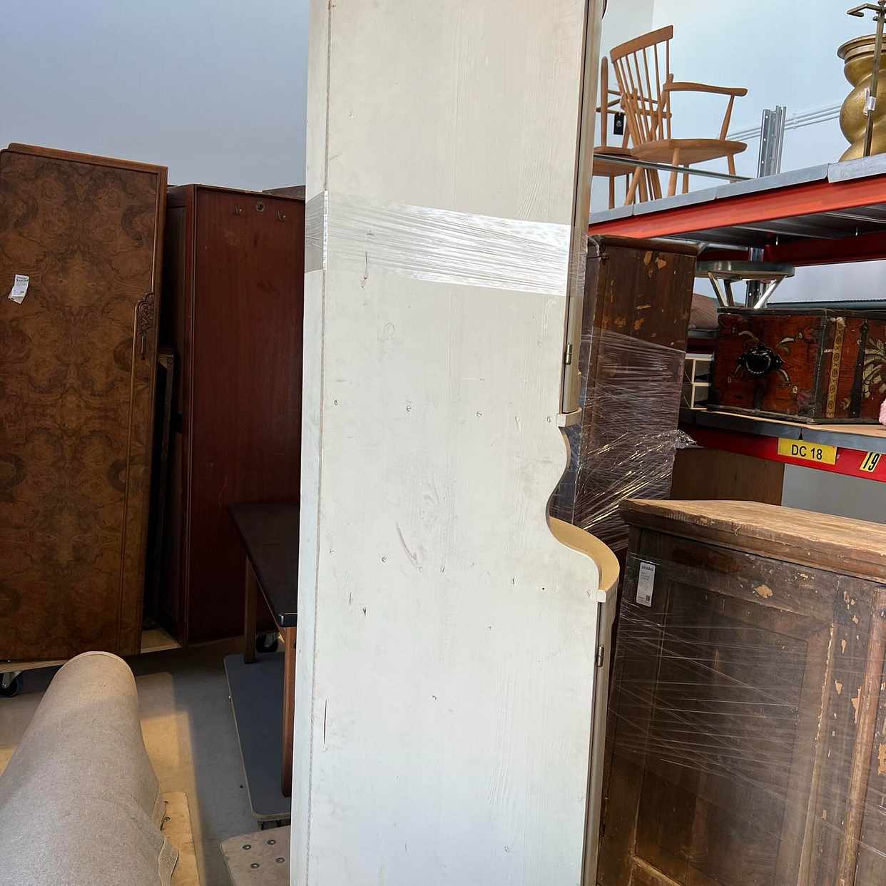 image of Skåp hämtas på auctionet - 