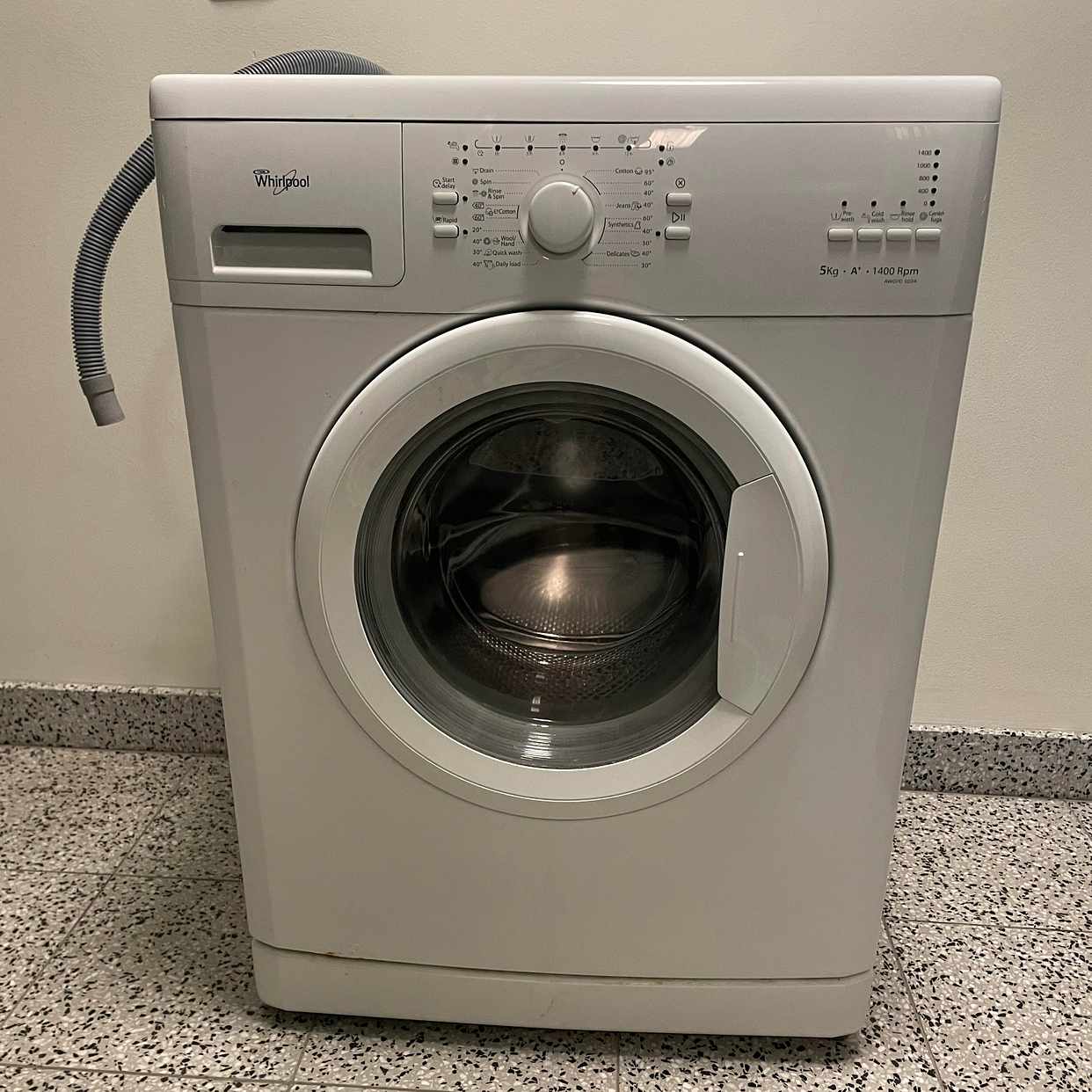 image of washing machine broken - Stockholm
