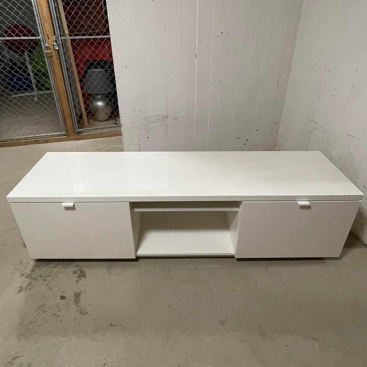image of Furniture - Handen
