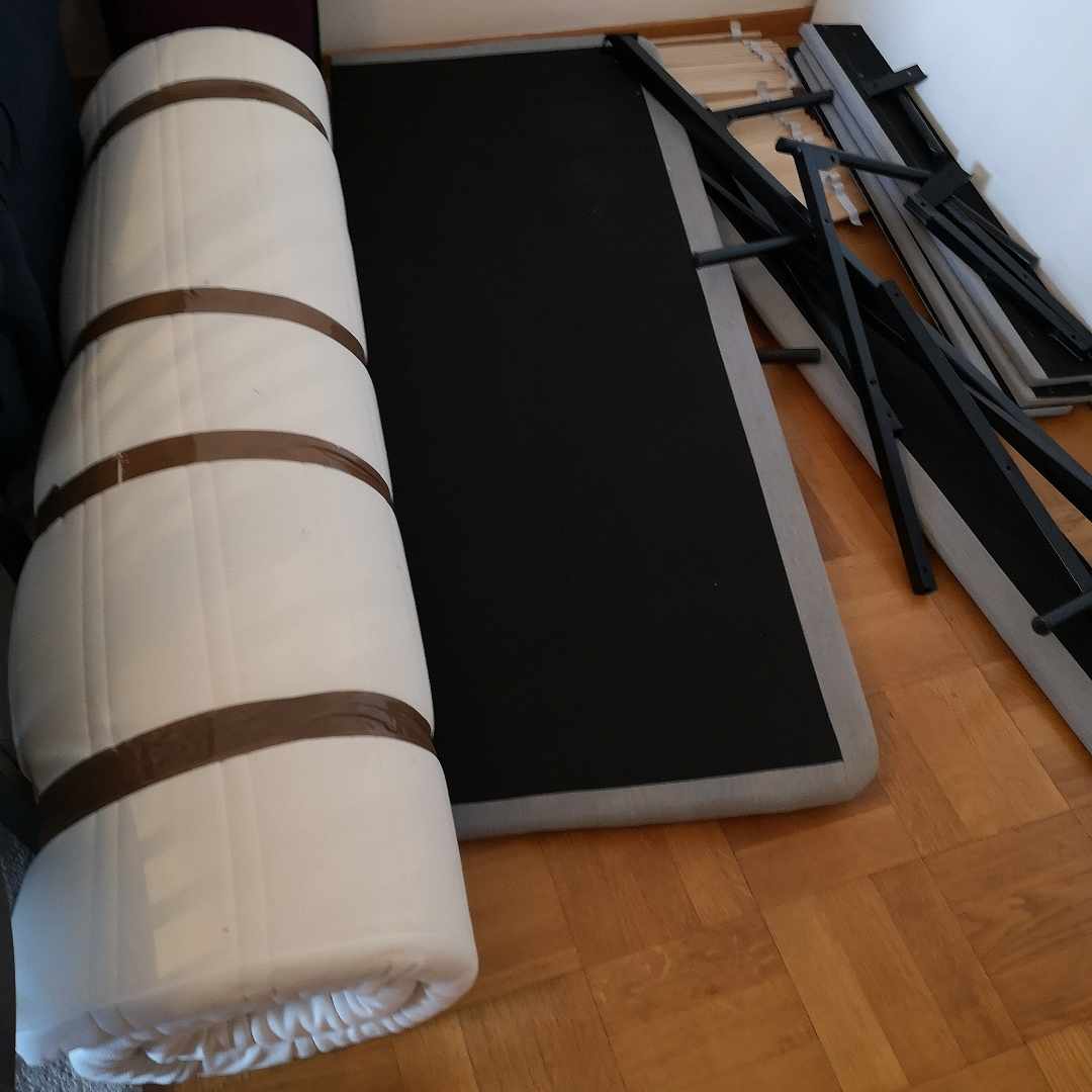 image of Disassembled/broken bed - Älvsjö